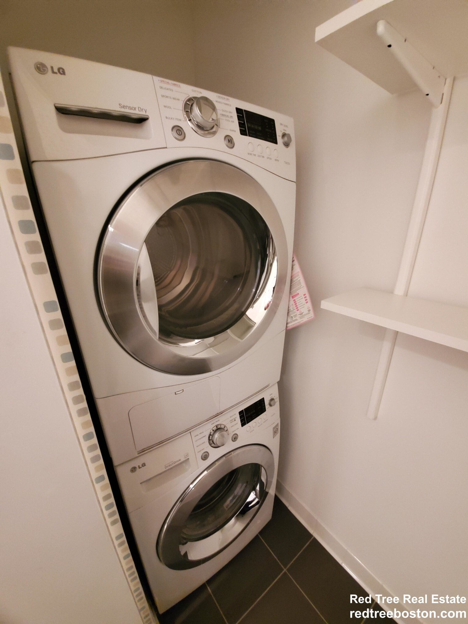 Building Photo - 2 Earhart St