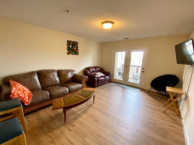 Building Photo - 1012 Harts Cove Way
