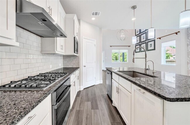 Building Photo - 21102 Verismo Dr