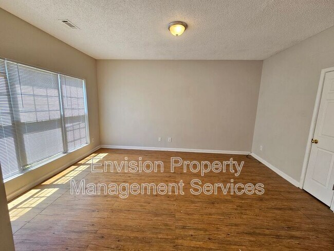 Building Photo - 3275 Oakley Pl