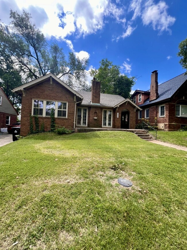 Front of house - 7032 Camden Ct