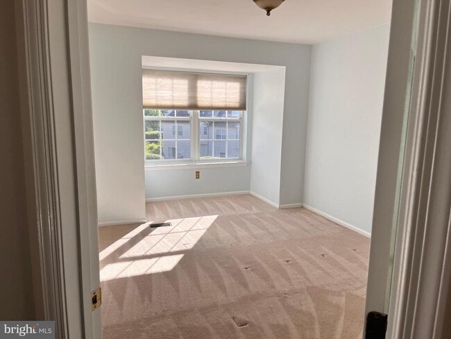 Building Photo - 637 Fawn Cir