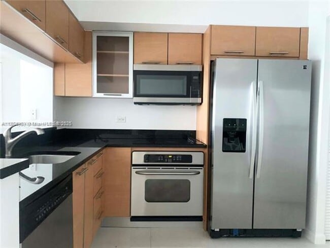 Building Photo - 31 SE 5th St