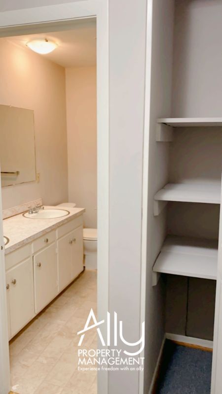 Building Photo - 122 Harmon St