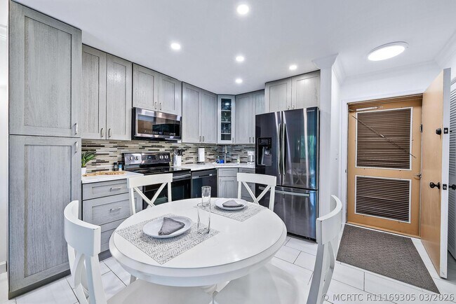 Building Photo - 2400 S Ocean Dr