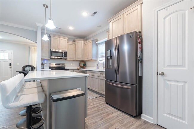 Building Photo - 409 Draper Dr