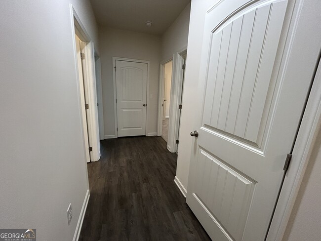 Building Photo - 850 Starbuck Parkway