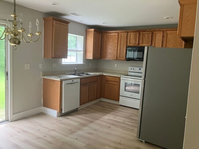 Building Photo - 426 Live Oak Walk