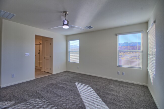 Primary bedroom - 7231 Alabaster Peak St