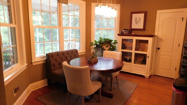 Building Photo - 400 Beaumont Park Cir