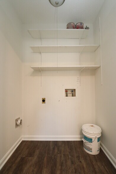 Building Photo - 6810 Village Green Blvd