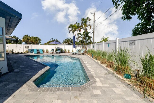 Building Photo - 6300 16th St S