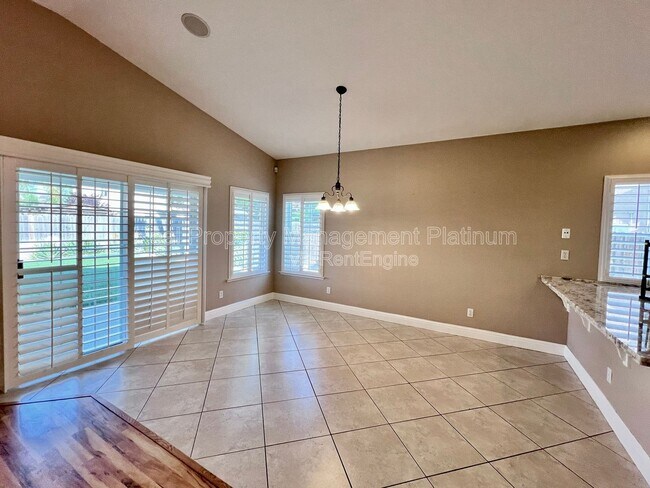 Building Photo - 5705 E Erin Ave