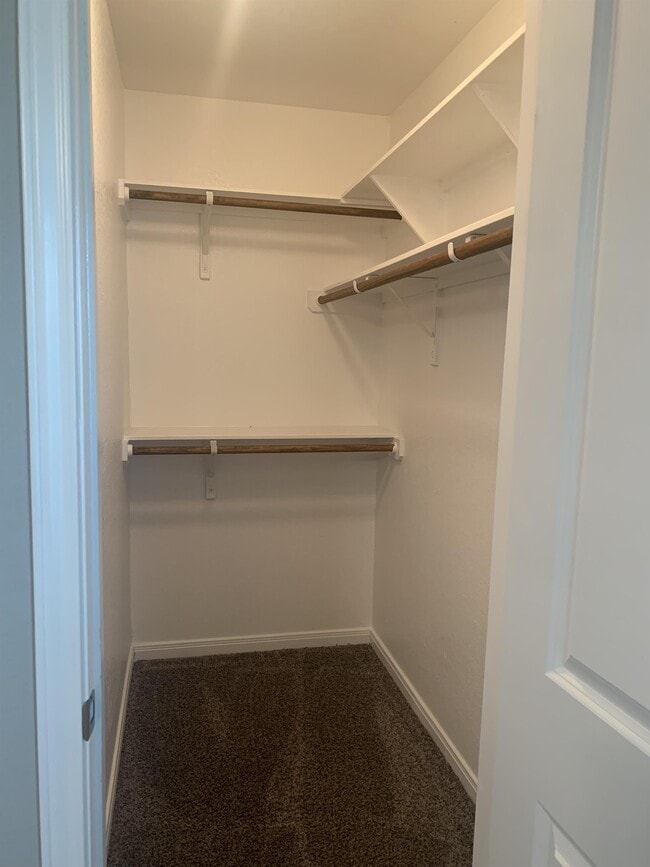 Building Photo - 8302 Pleasant Trail Dr