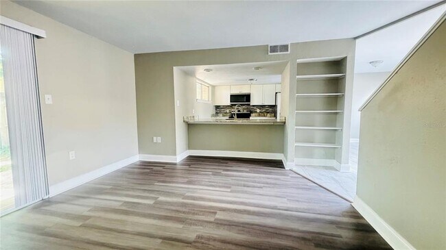Building Photo - 4016 Woodfern Dr