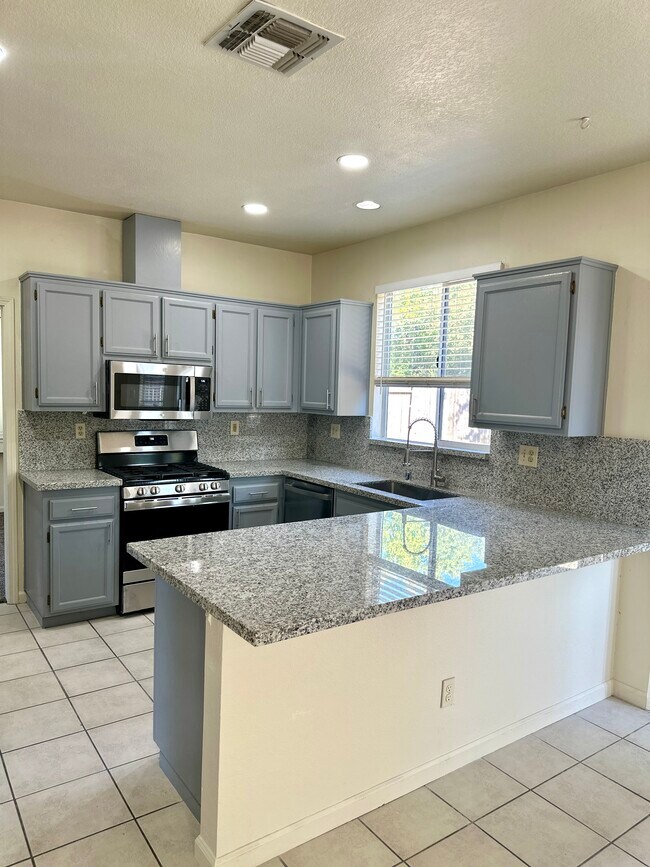 Building Photo - 5805 Devon Dr