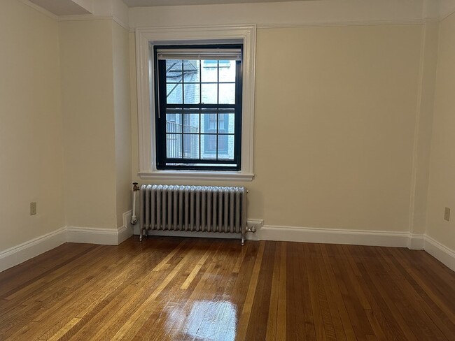 Building Photo - 124 Bowdoin St