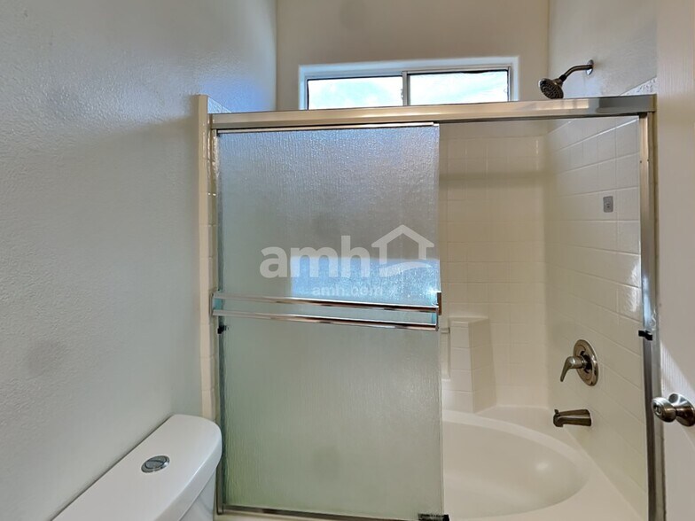 Building Photo - 8825 Moonwood Ct