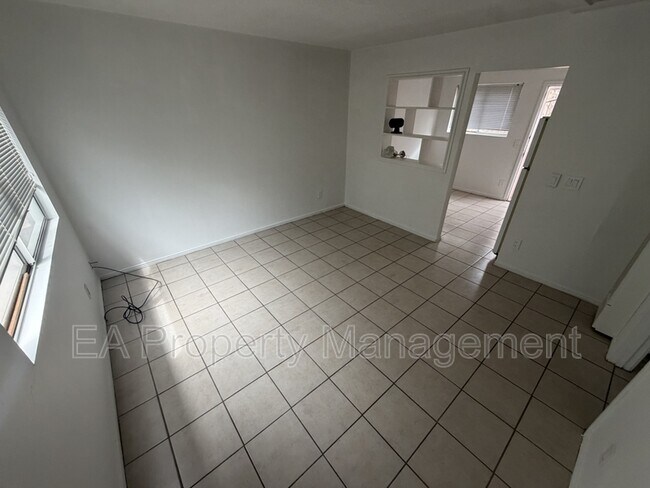 Building Photo - 10108 Comanche Rd NE