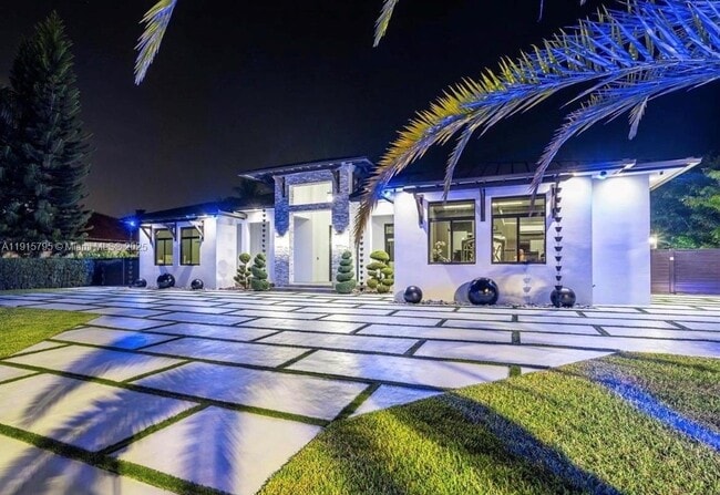 Building Photo - 250 NW 129th Ave