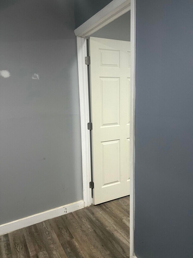 Building Photo - 6551 Coolidge St