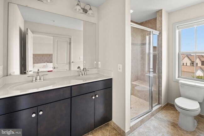Building Photo - 13940 Estuary Dr