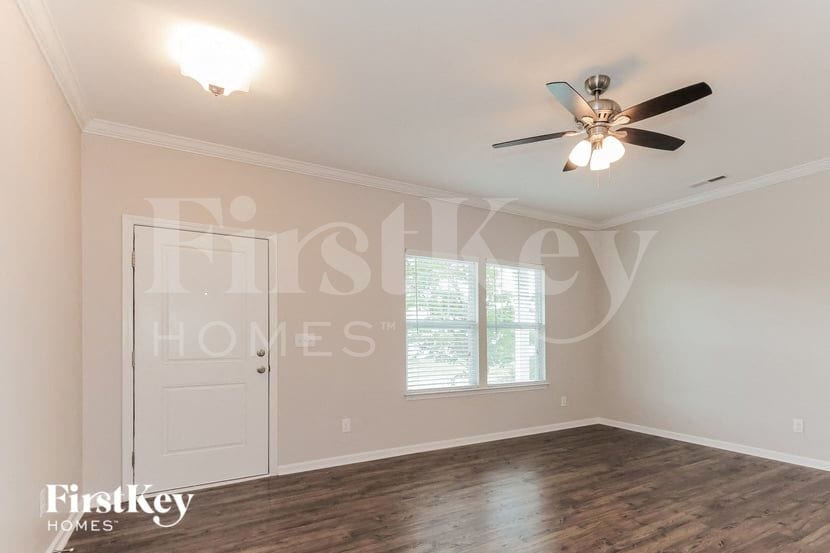 Building Photo - 3815 Streamside Dr