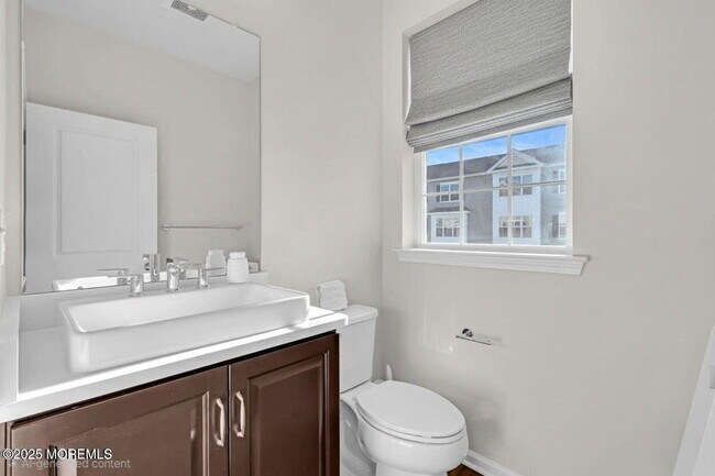 Building Photo - 2002 Evans Ln