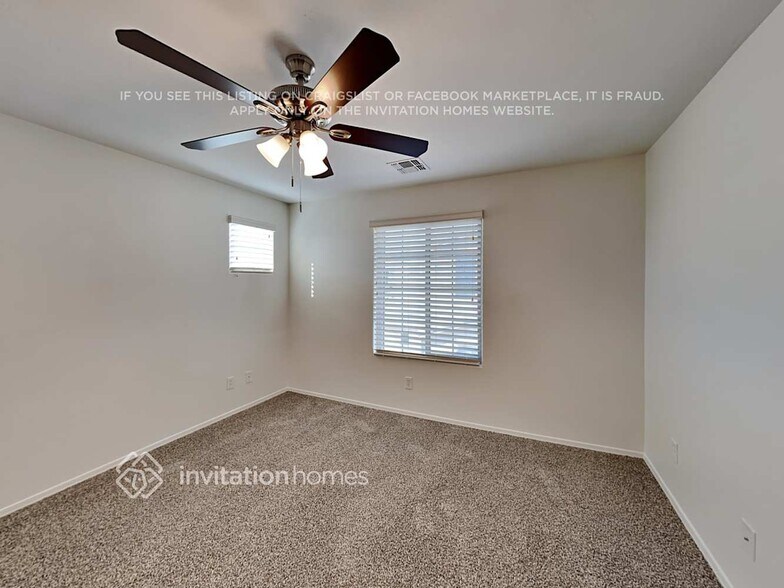 Building Photo - 239 N Sandal