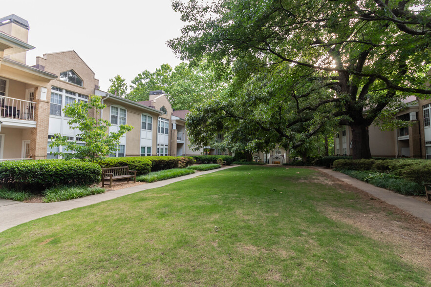 Courtyard - 240 Renaissance Pkwy NE