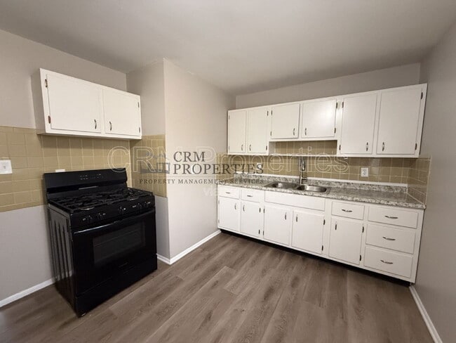 Building Photo - 3156 Dequincy St