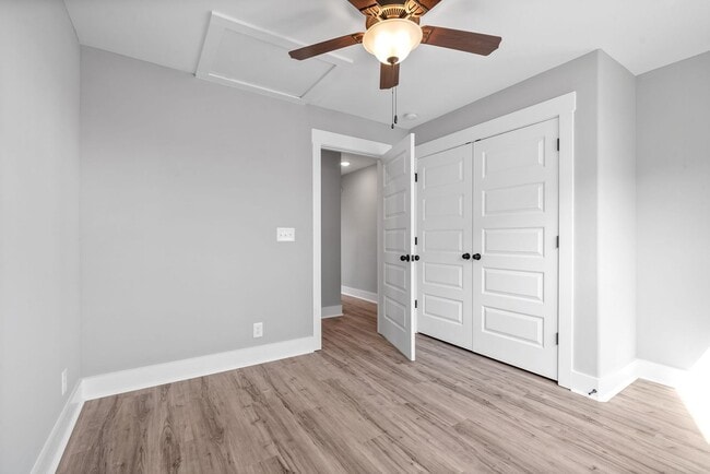 Building Photo - 2 Bedroom Townhome For Rent in Historic Downtown Clarksville!