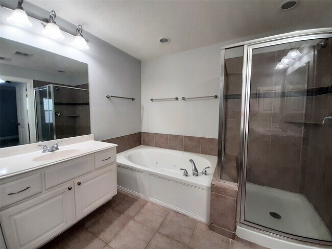 Building Photo - 2945 Sandcastle Ln