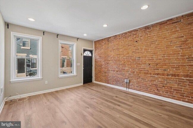 Building Photo - 1739 Pierce St