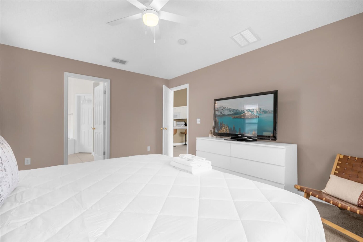 Building Photo - 153 Barefoot Beach Way