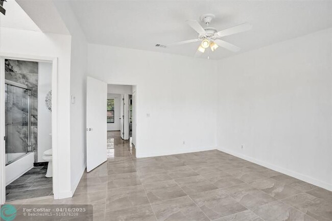 Building Photo - 8904 SW 22nd St