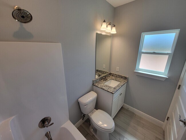 Building Photo - 1628 Ponderosa Dr