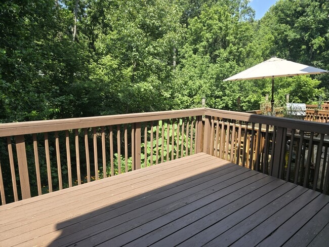 Building Photo - 5586 Talbot Ct