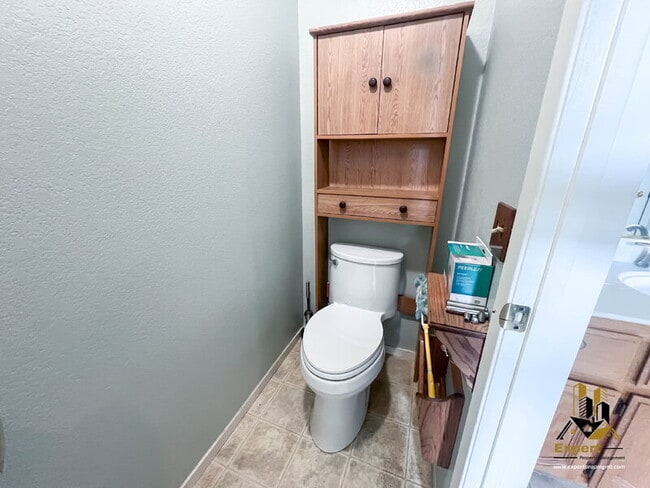 Building Photo - 8204 Eversley Ct