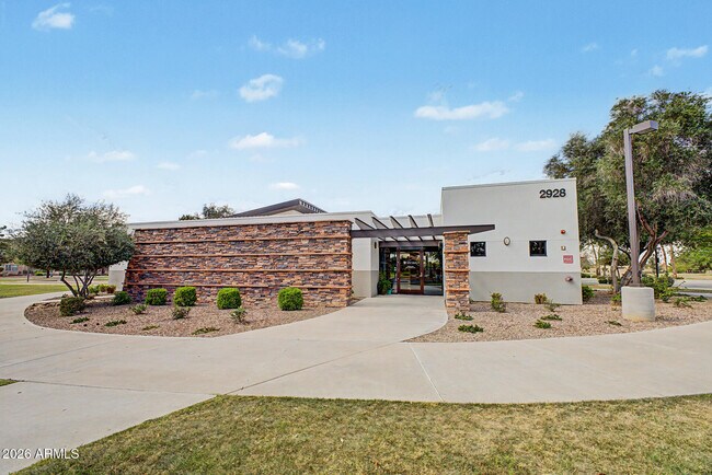 Building Photo - 3078 S Southwind Dr