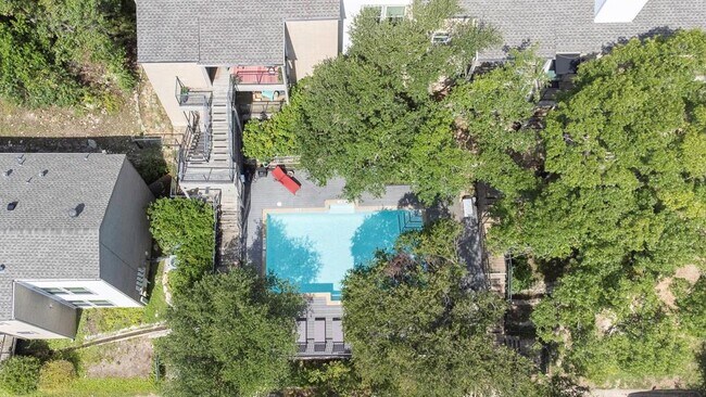 Building Photo - 6600 Valleyside Rd