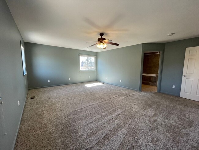 Building Photo - $0 DEPOSIT OPTION. 4BED/2.5BATH IN AURORA'S KINGSBOROUGH NEIGHBORHOOD