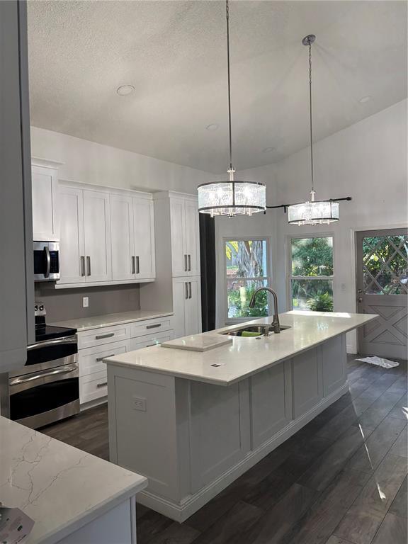 Building Photo - 12212 Holly Jane Ct