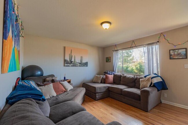 Building Photo - 760 39th St