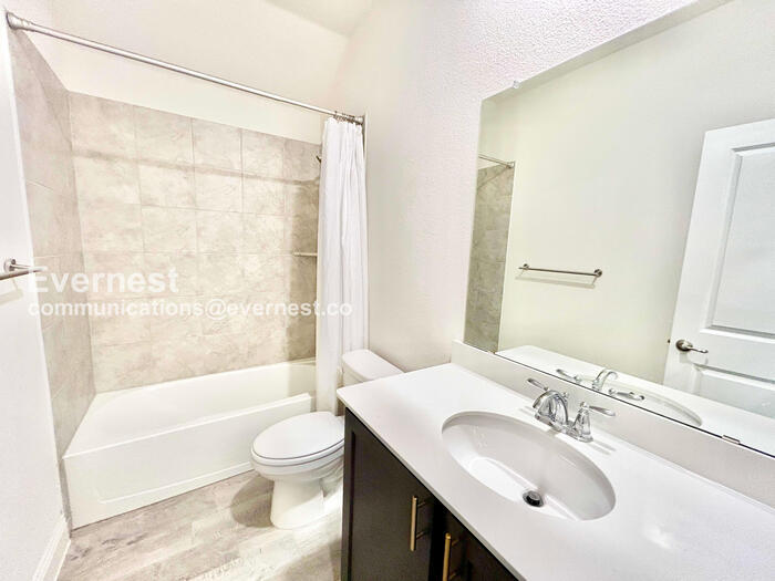 Building Photo - 11416 Culberson Dr