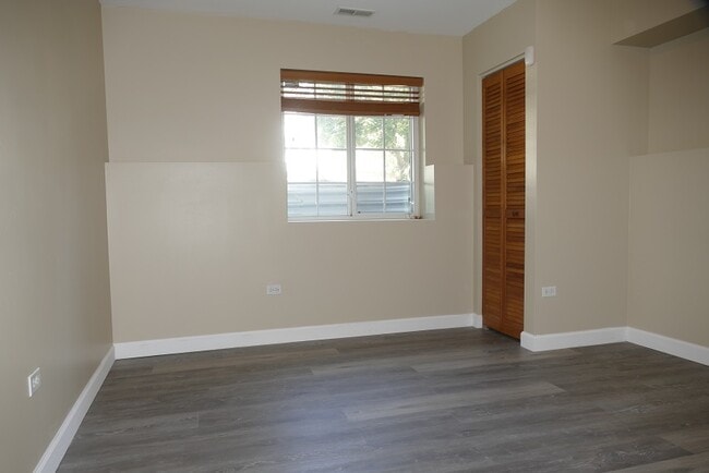 Building Photo - 237 S Oak Creek Ln