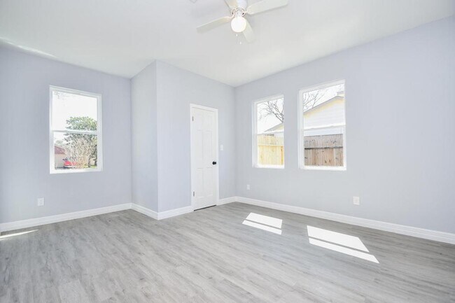 Building Photo - 10322 Rancho Bernardo Ln