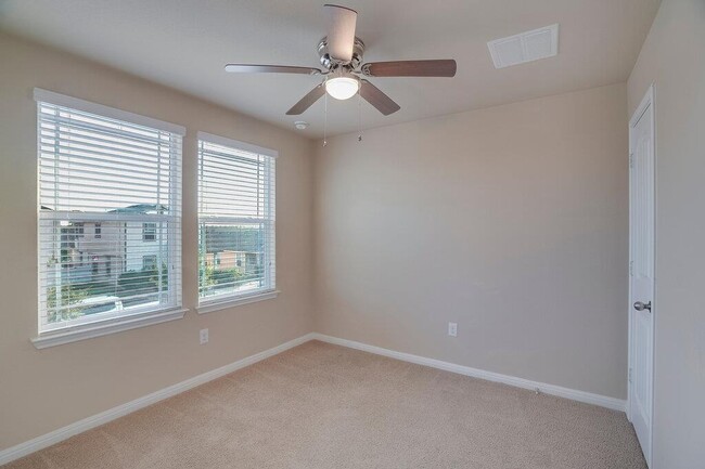 Building Photo - 412 Cane River Rd