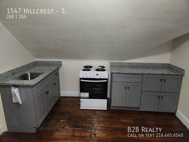 Building Photo - 1547 Hillcrest-3.