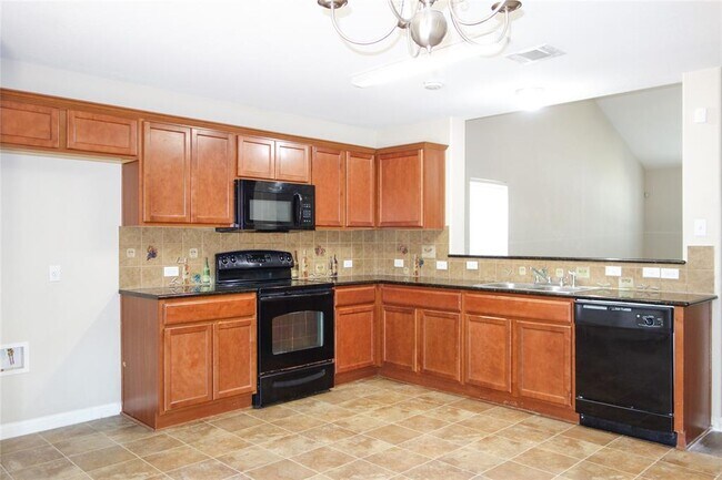 Building Photo - 108 Lavaca Loop